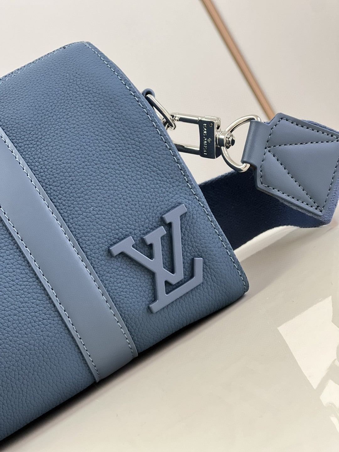 Louis Vuitton City Keepall Aerogram Blue For Men, Bags, Shoulder And Crossbody Bags 10.6in/27cm Louis Vuitton
