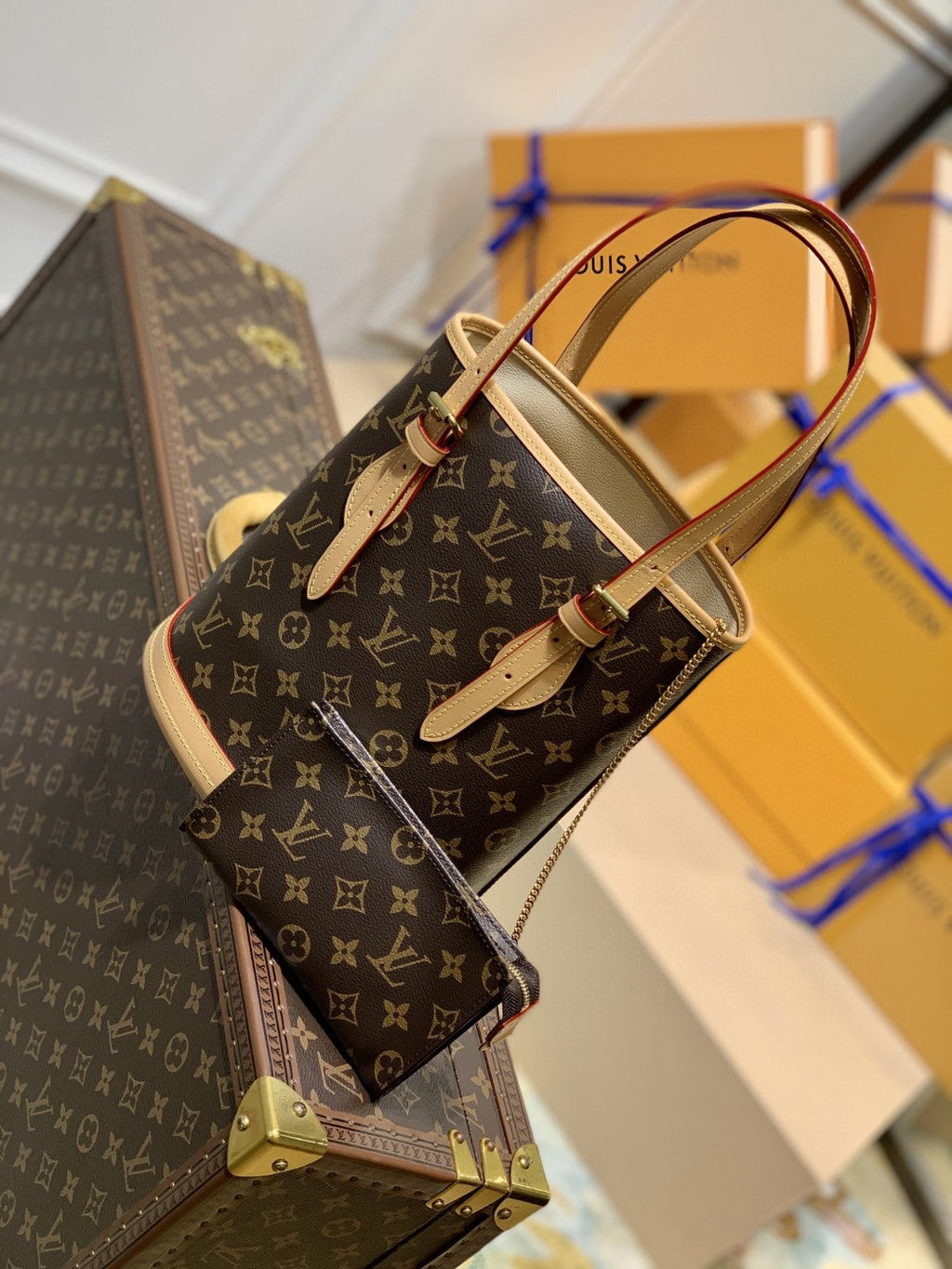 Louis Vuitton Petit Bucket Bag Monogram Canvas For Women, WomenÃƒÂ¢Ã¢â€šÂ¬Ã¢â€žÂ¢s Handbags, WomenÃƒÂ¢Ã¢â€šÂ¬Ã¢â€žÂ¢s Shoulder Bags 10.2in/26cm Louis Vuitton M42238
