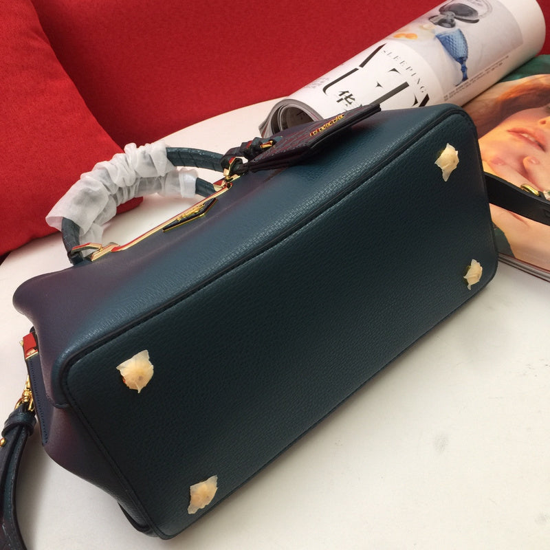 Barnes-Bags - Prada Bags - 900