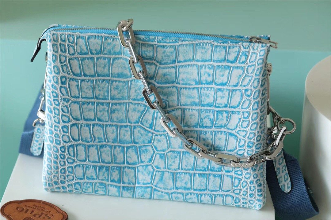 Louis Vuitton Coussin PM High Shiny Alligator Light Blue For Women,  Shoulder And Crossbody Bags 10.2n/26cm Louis Vuitton 