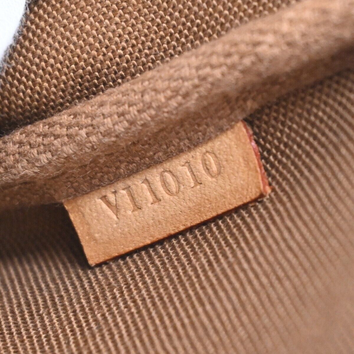 Louis Vuitton Pochette accessoires Clutch Bag