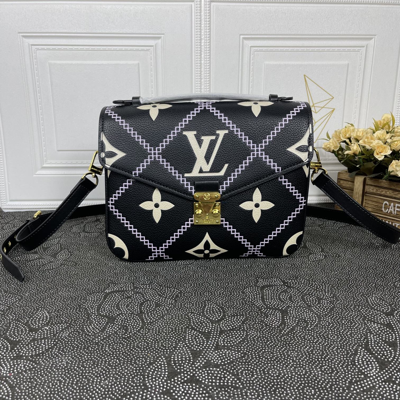 Elite Carryalls