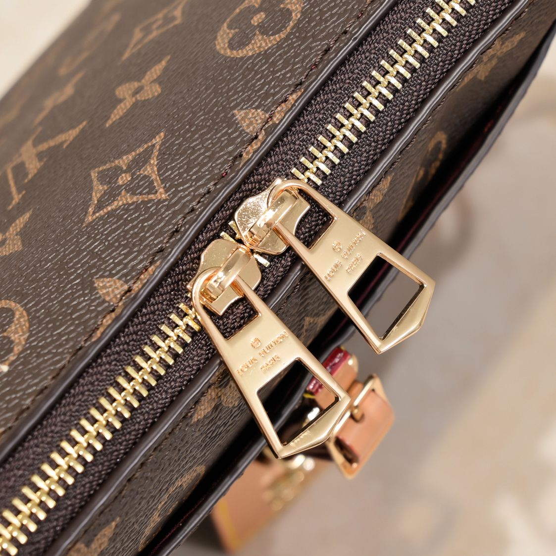 Elite Carryalls