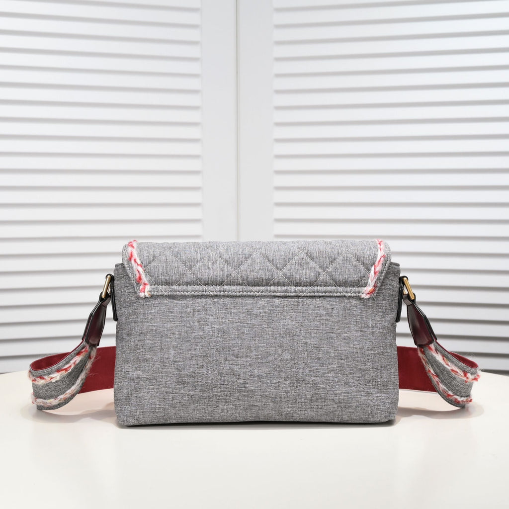 Elite Carryalls
