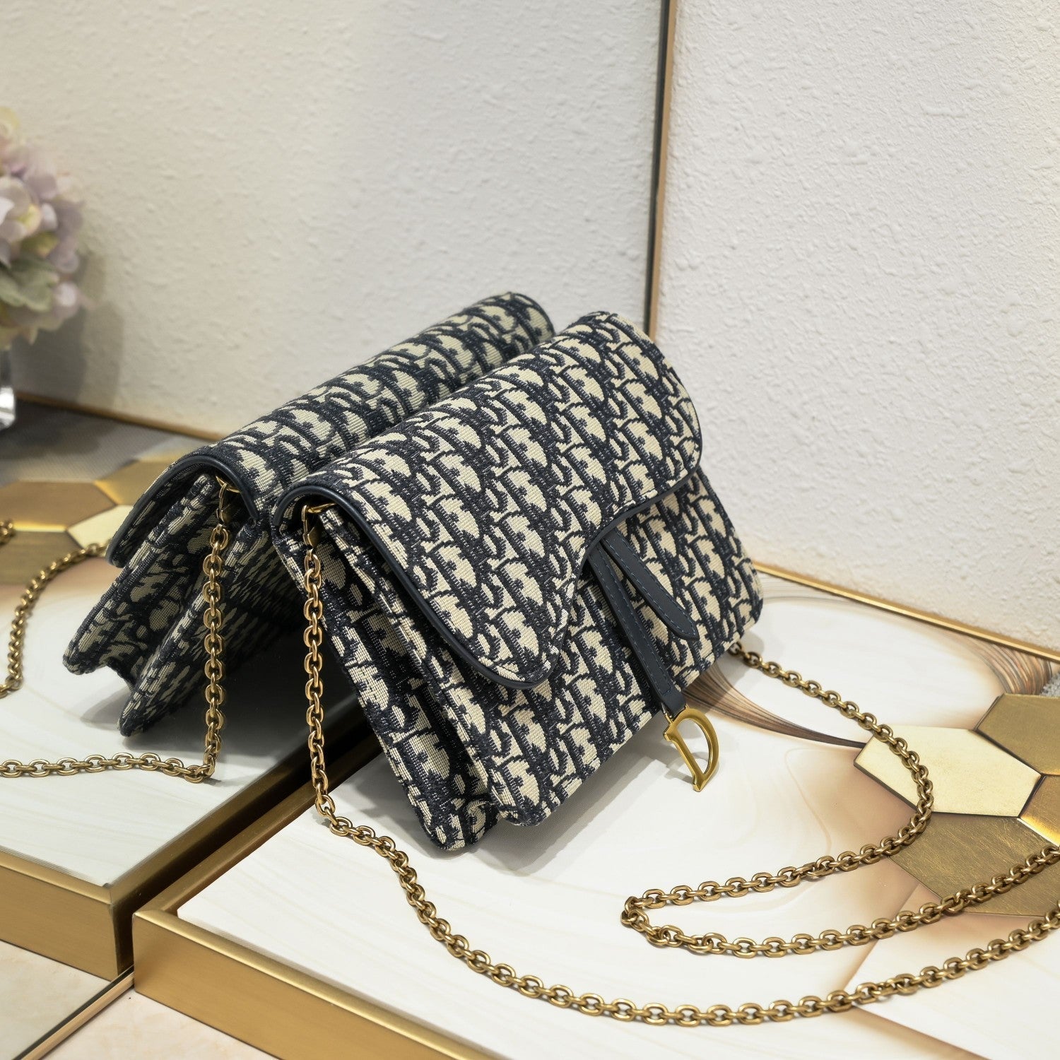 Elite Carryalls