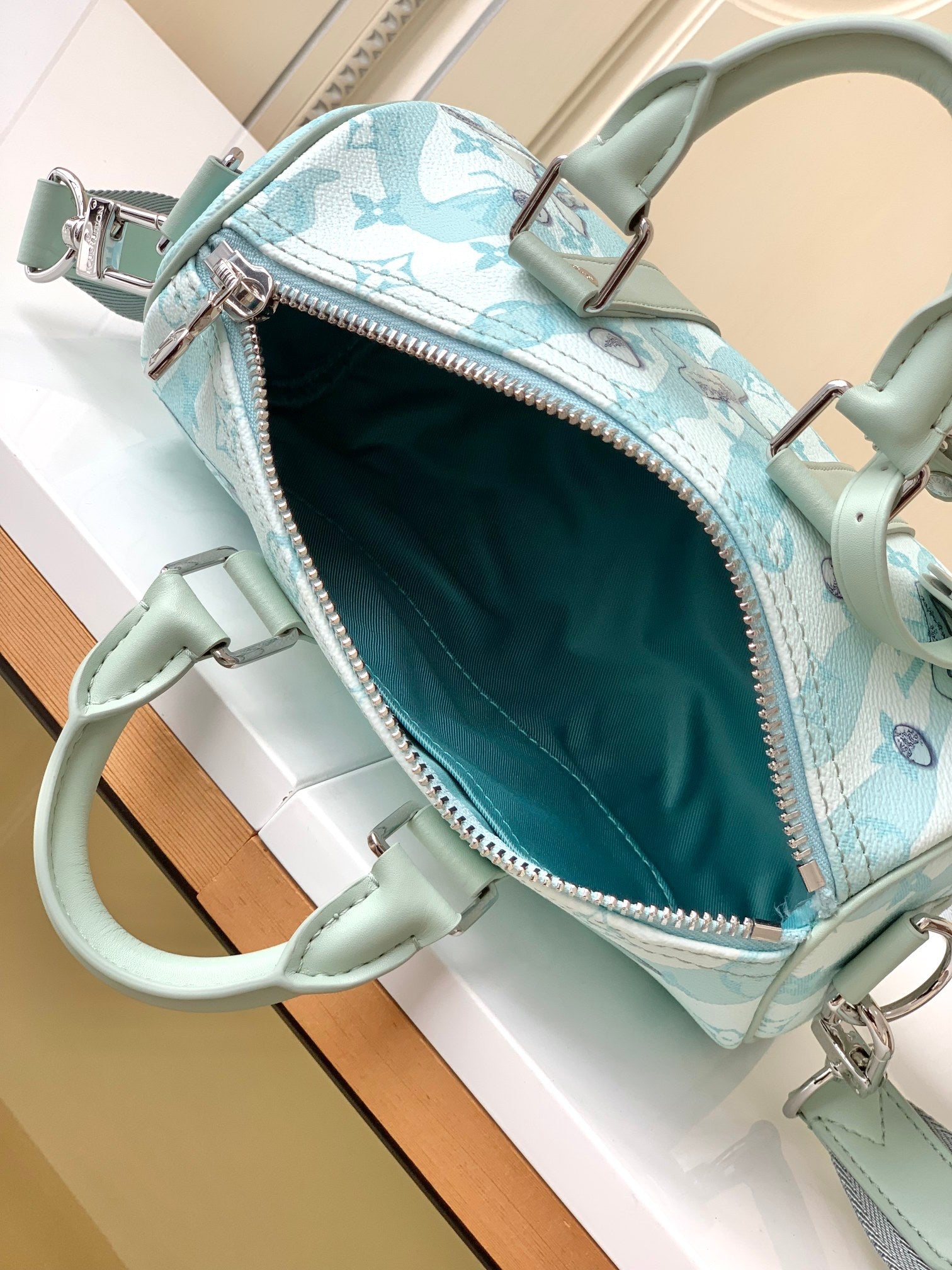 Elite Carryalls