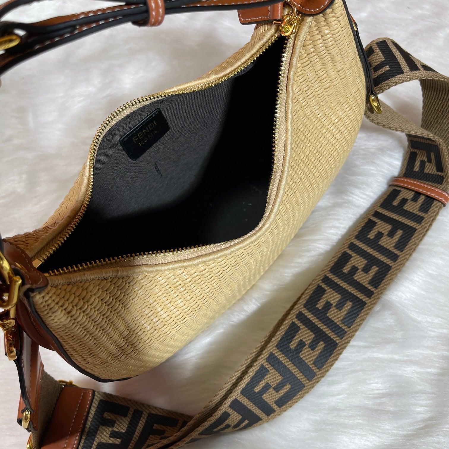 Elite Carryalls