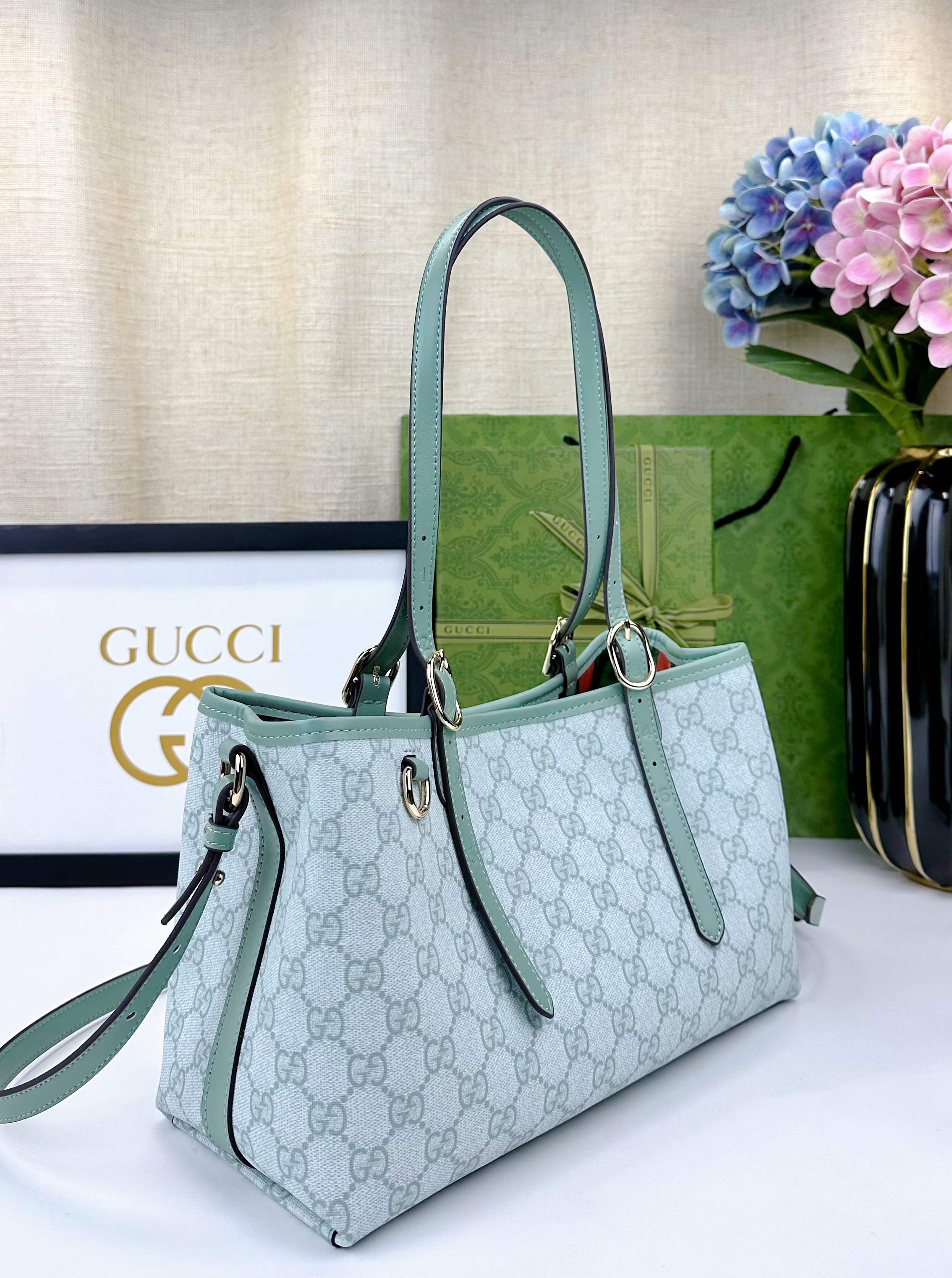 Elite Carryalls