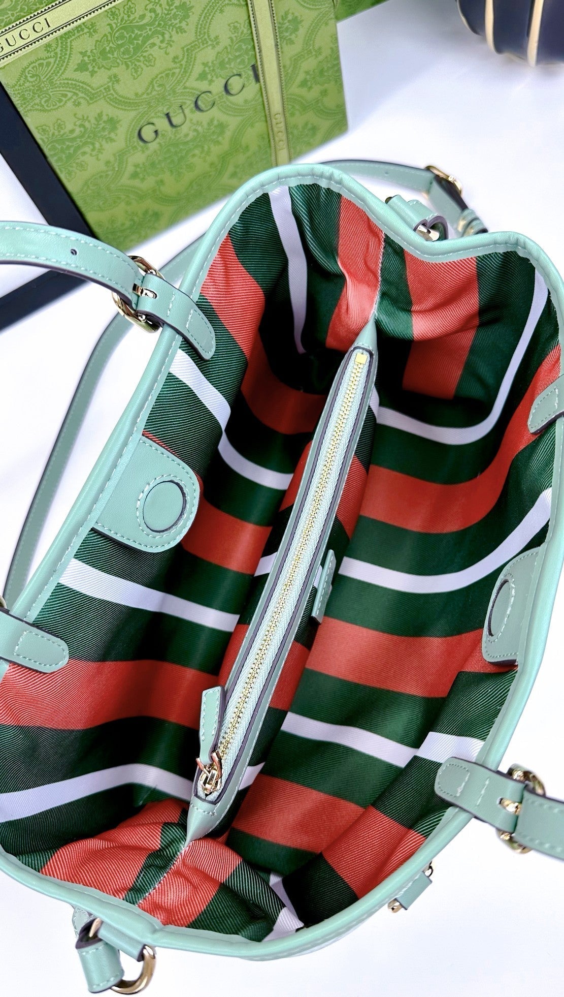 Elite Carryalls