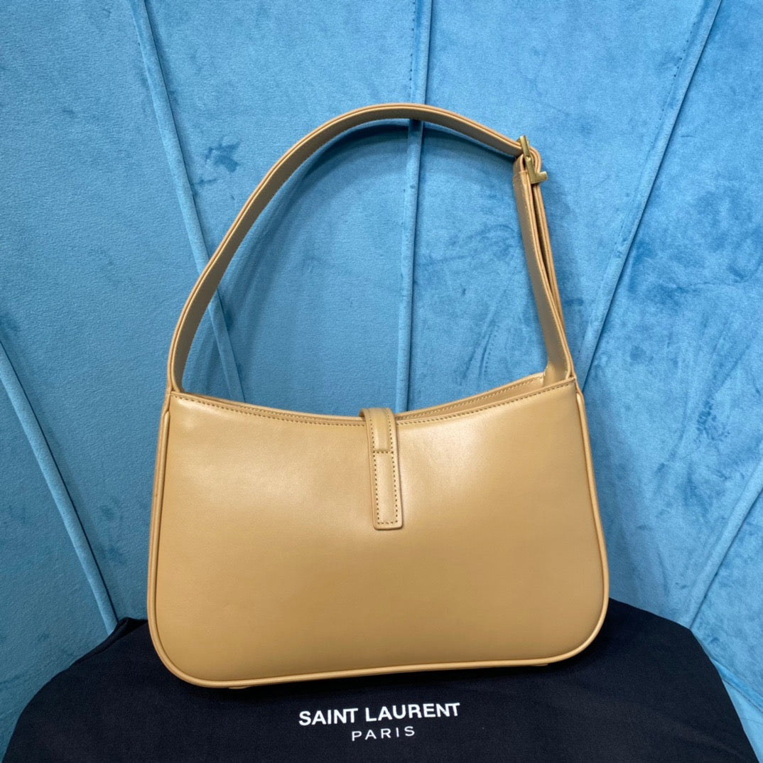 Top Quality Le 5 Ã 7 Hobo Bag In Smooth Beige For Women 9in/23cm YSLÂ Â 6572282R20W9832