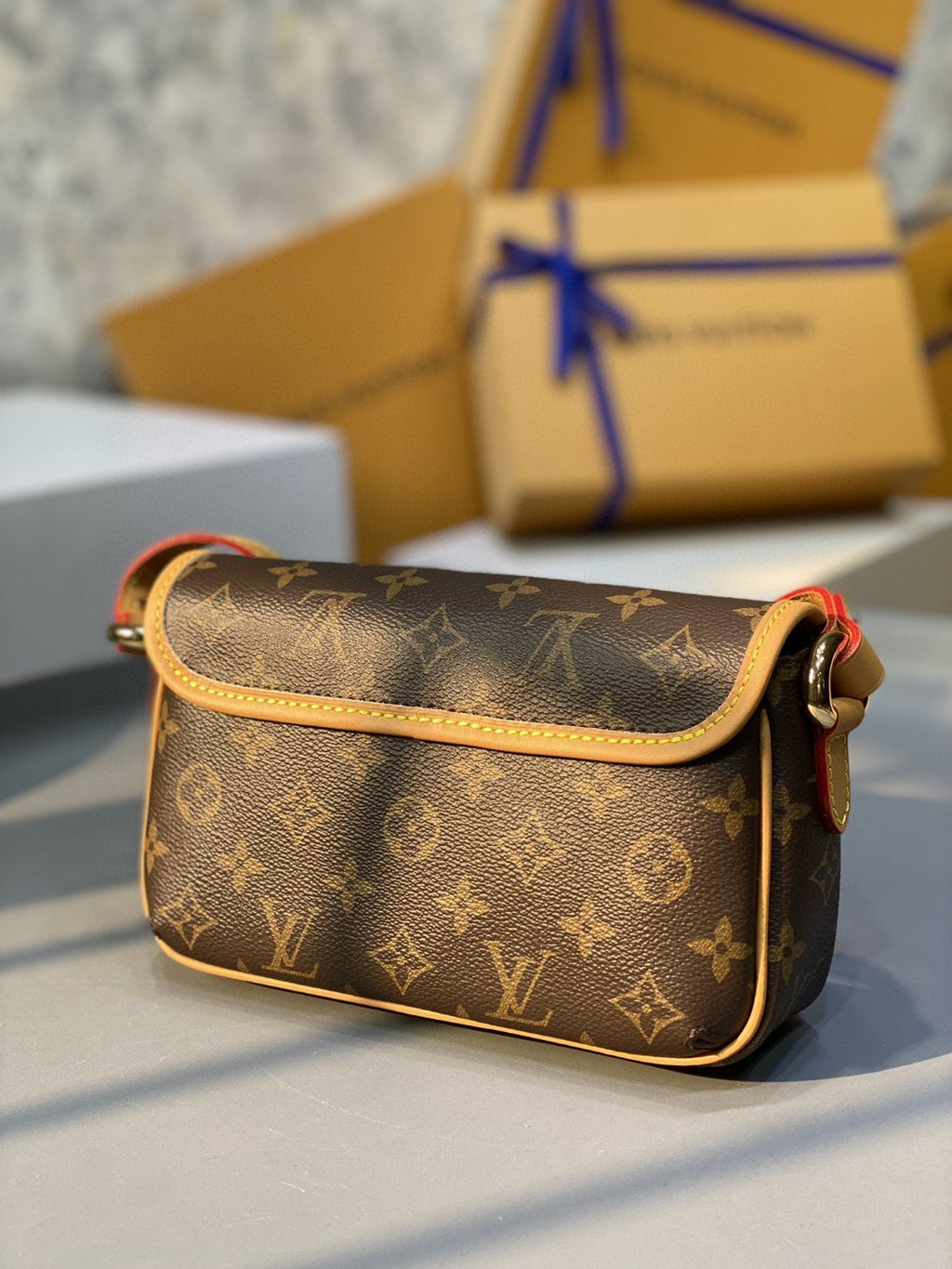 Louis Vuitton Tikal PM Monogram Canvas For Women,  Shoulder Bags 23cm Louis Vuitton M40078