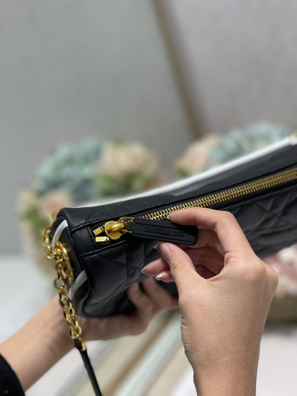 Dior MeDiorum Vibe Hobo Bag Black Cannage, Black Handbags, Crossbody Bags, 30cm CD M7201ONOA_M911