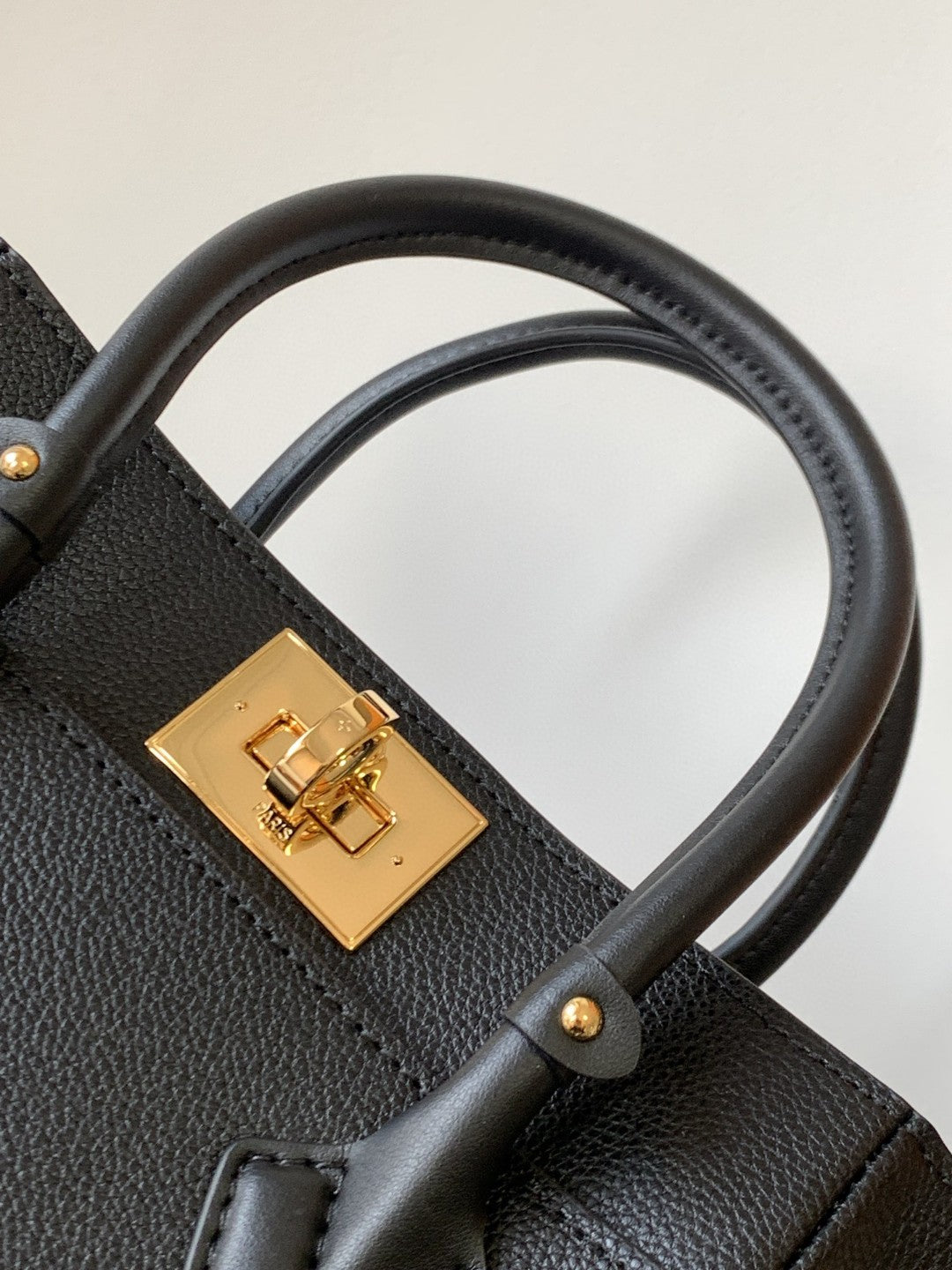 Louis Vuitton On My Side PM Tote Bag Monogram Canvas Black For Women,  Shoulder Bags 9.8in/25cm Louis Vuitton M57728