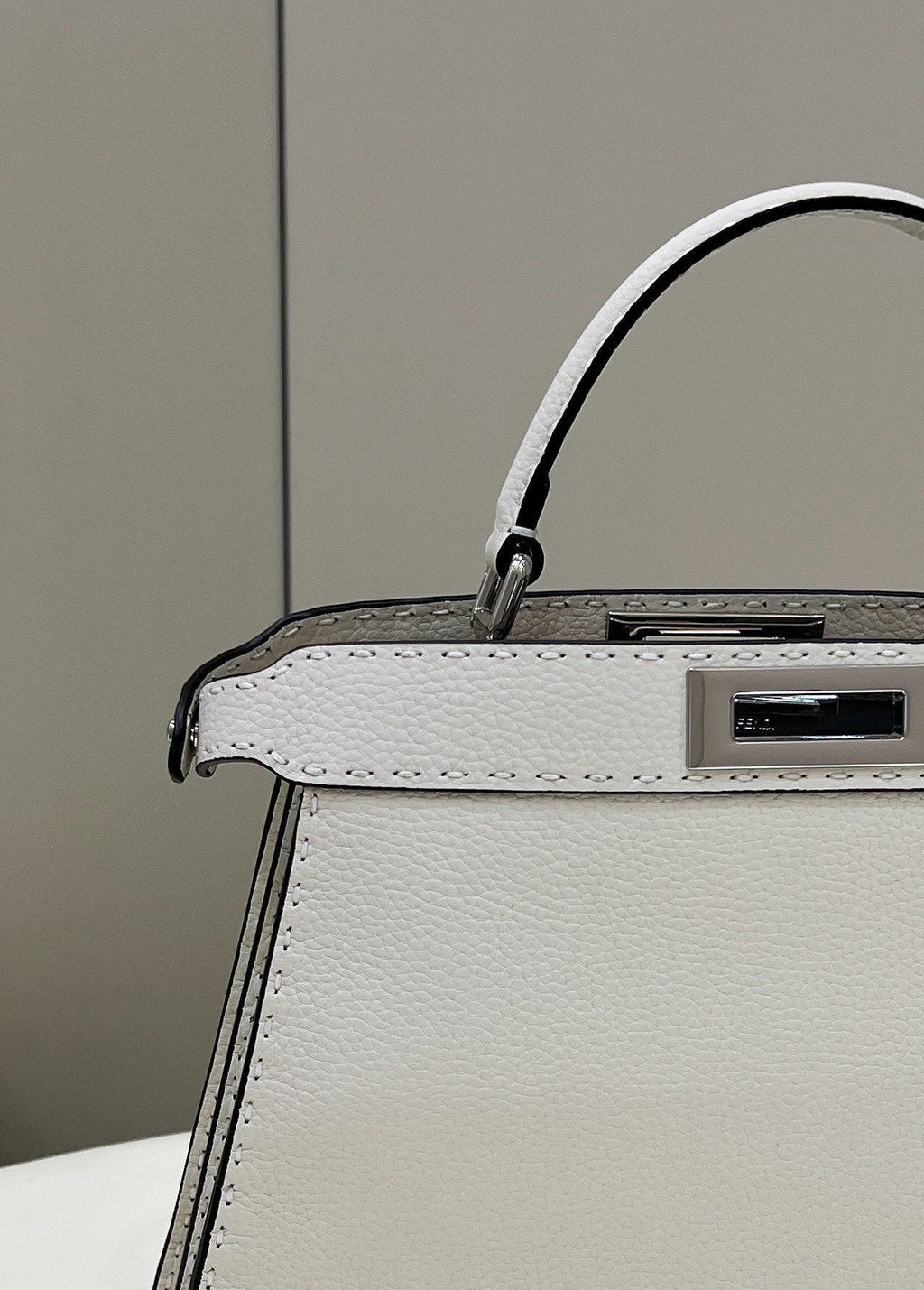 FI ISeeU MeGLAMIum White For Women, Handbags, Shoulder Bags 13.1in/33.5cm FF
