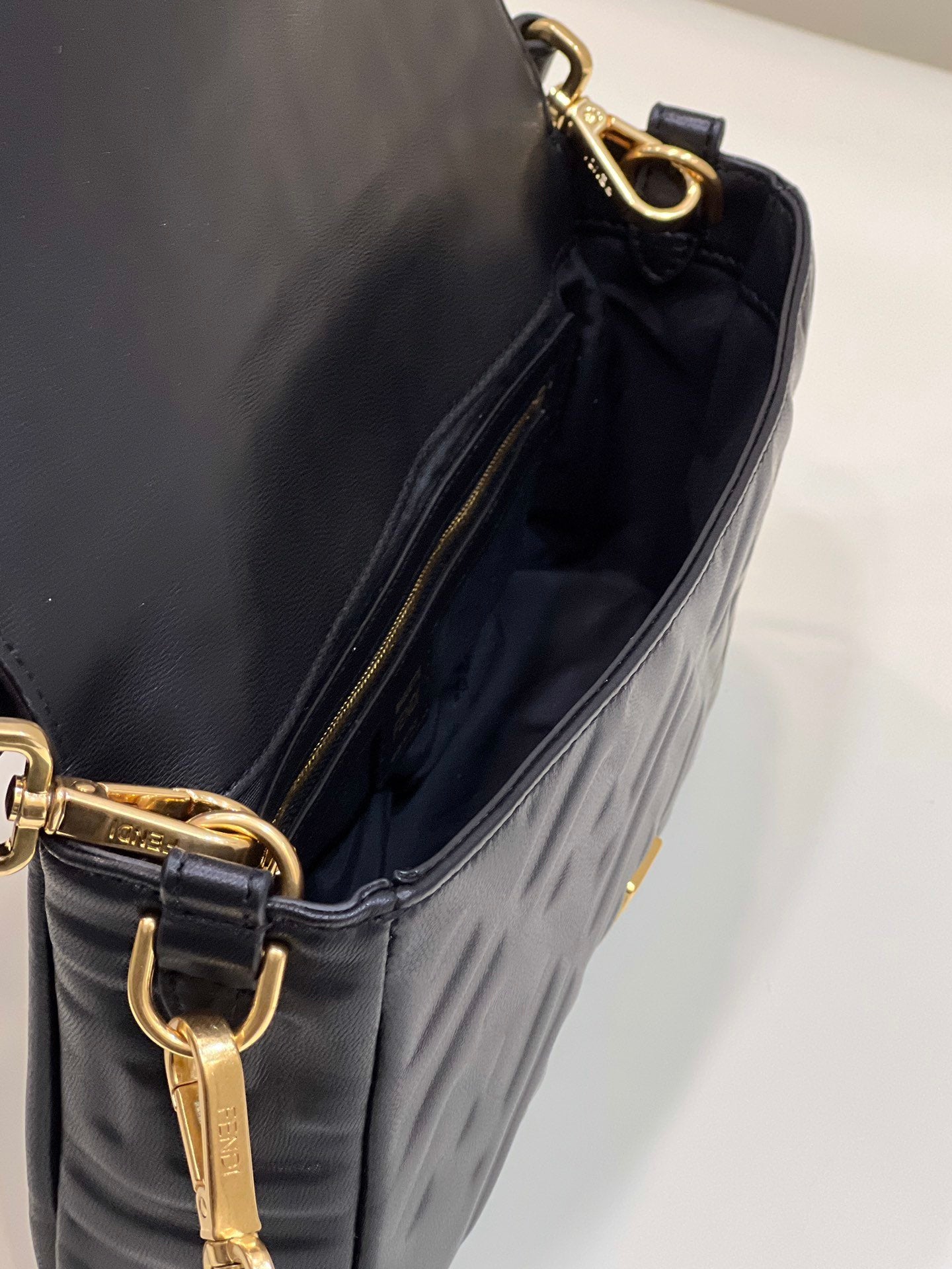 Baguette Black For Women, Handbags, Shoulder And Crossbody Bags 10.6in/27cm FF 8BR600A72VF15ZW