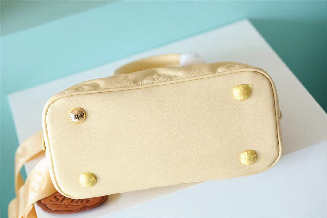 Louis Vuitton Alma Banana Yellow For Women,  Shoulder And Crossbody Bags 9.6in/25cm Louis Vuitton M59821