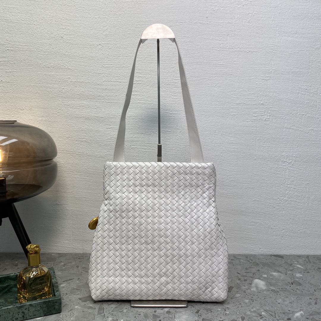 Bottega Veneta Intrecciato Shoulder Bag White, For Women, Women’s Bags 10.2in/26cm