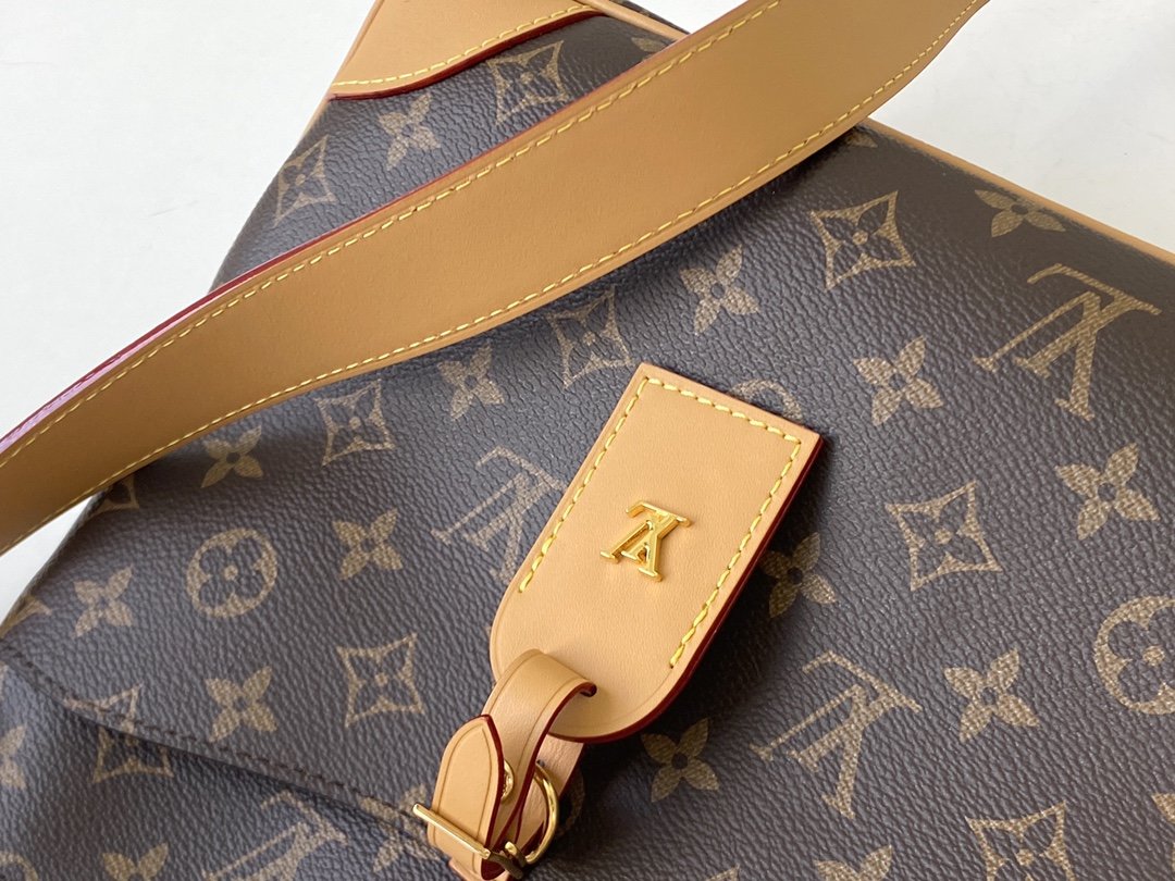 Louis Vuitton Crossbody 31cm Brown