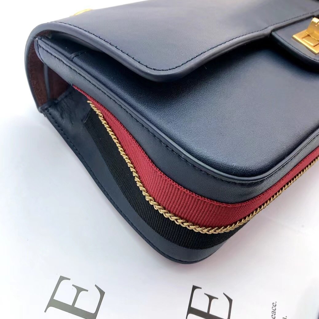 ChanelMaroon Medallion Nude Reissue 2.55 Classic 225 GlamIap Navy Blue Bag For Women 24cm/9.4in