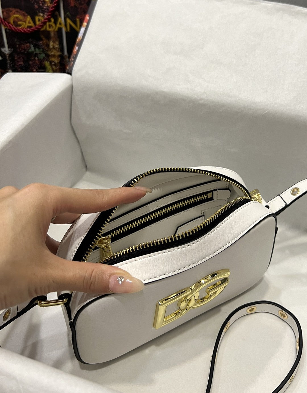 Crossbody 3.5 Bag White For Women 7.5in/19cm GLAMI7095AW57680002