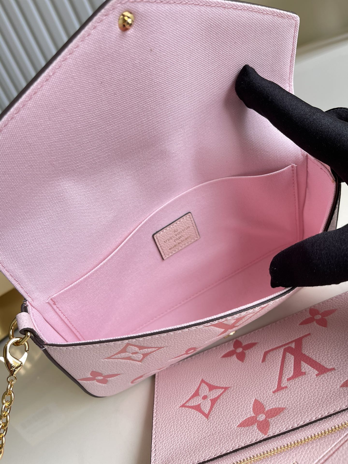 Louis Vuitton Felicie Pochette Monogram Empreinte Pink For Women, WoBags, Shoulder And Crossbody Bags 8.3in/21cm Louis Vuitton M80498
