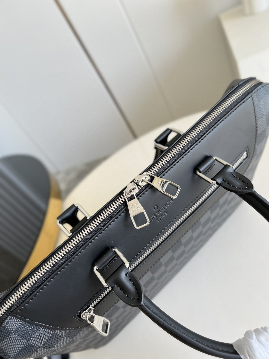 Louis Vuitton Porte Documents Jour Business Bag Damier Graphite For Men, Bags, Shoulder And Crossbody Bags 14.6in/37cm Louis Vuitton N48260