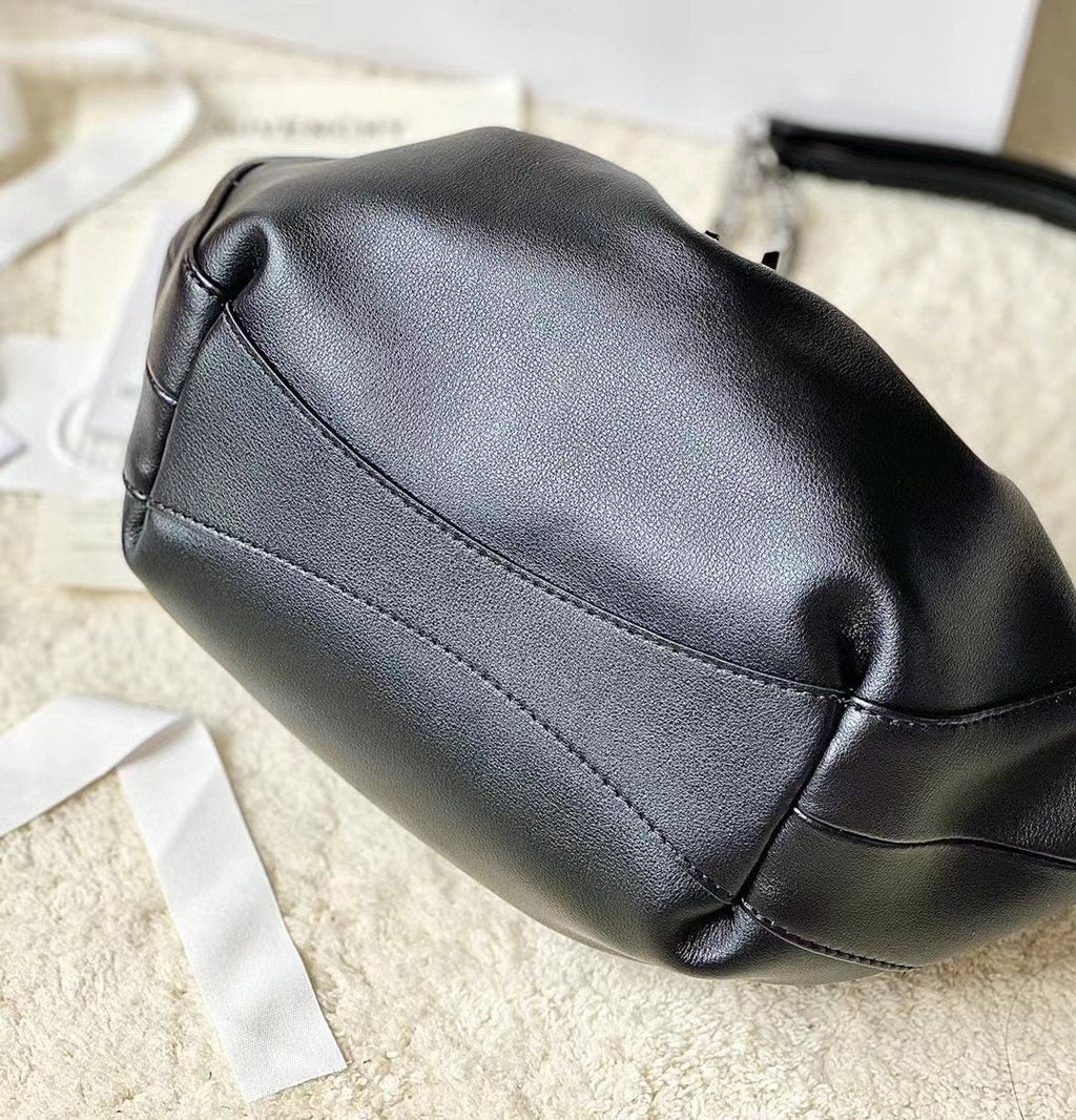 gv Small Kenny Bag Black For Women, Handbags, Shoulder Bags 12.6in/32cm GLAMI50MJB1DM-001