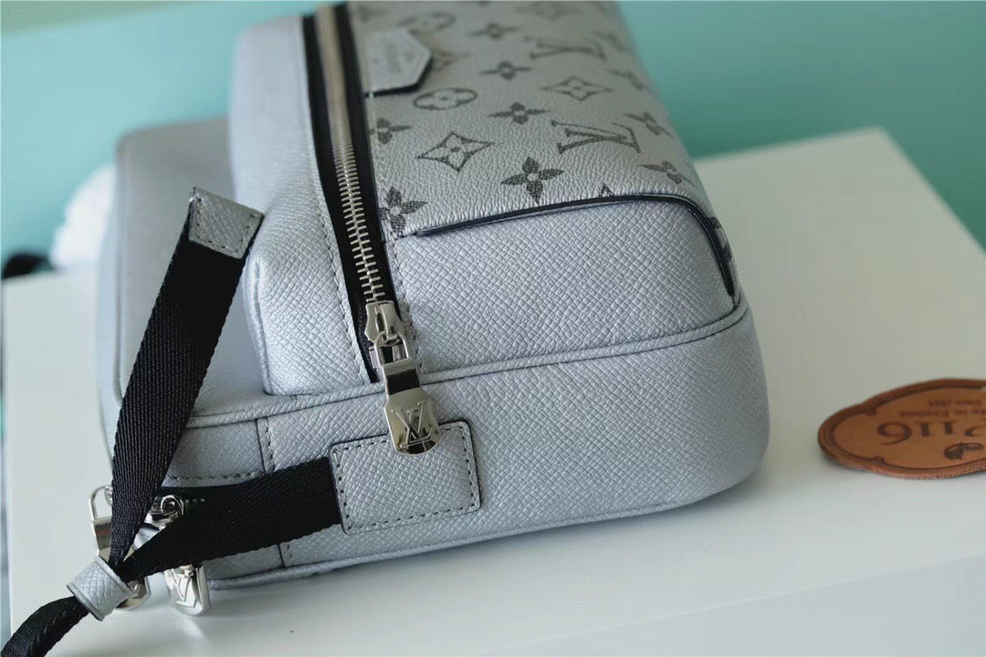 Louis Vuitton Outdoor Messenger Bag Monogram/Taiga Gunmetal Grey For Men, Bags, Shoulder And Crossbody Bags 10.2in/26cm Louis Vuitton M30830