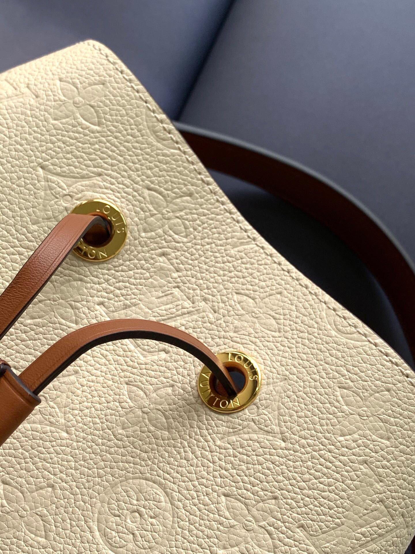 Louis Vuitton NeoNoe MM Bucket Bag Monogram Empreinte Creme For Women, Women’s Bags, Shoulder Bags 10.2in/26cm Louis Vuitton M45307