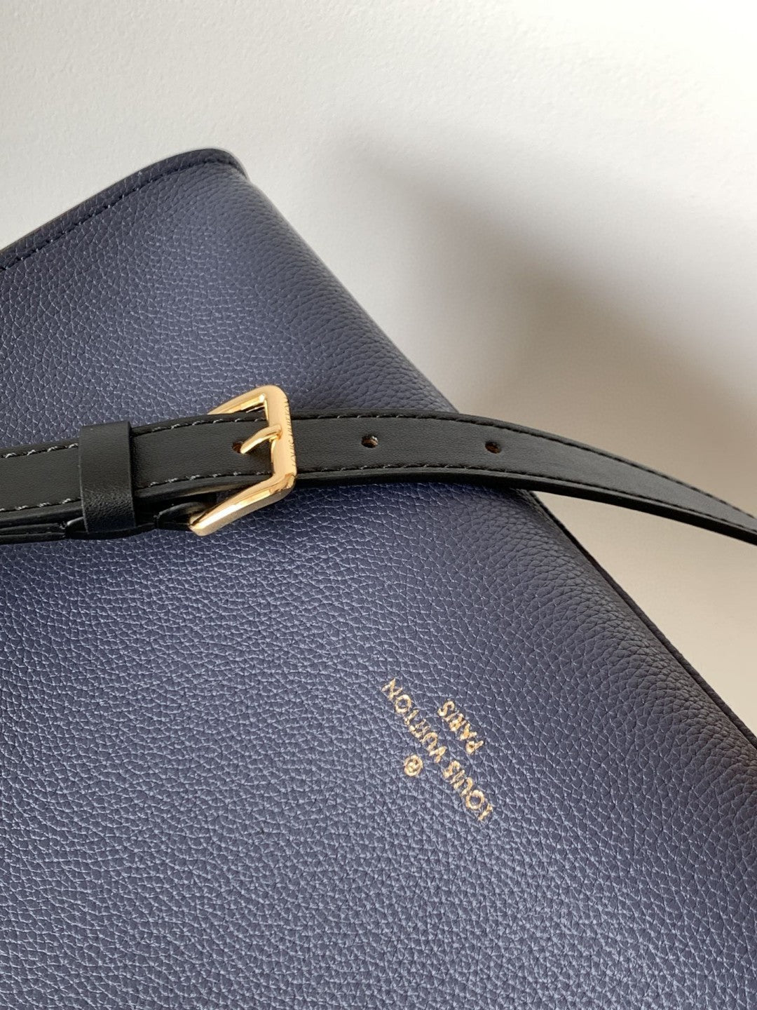 Louis Vuitton On My Side MM Tote Bag Monogram Canvas Navy Blue For Women,  Shoulder Bags 12in/31cm Louis Vuitton M55933