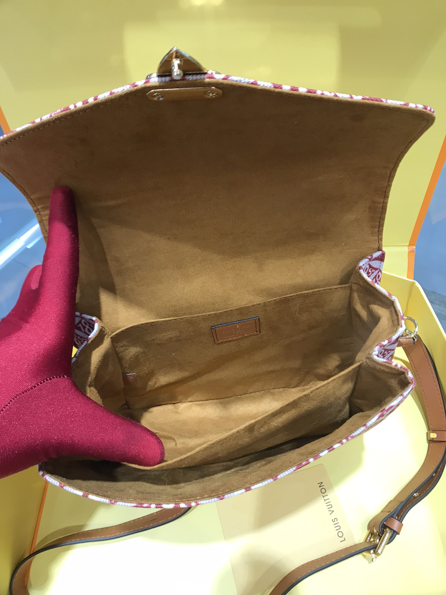 Elite Carryalls