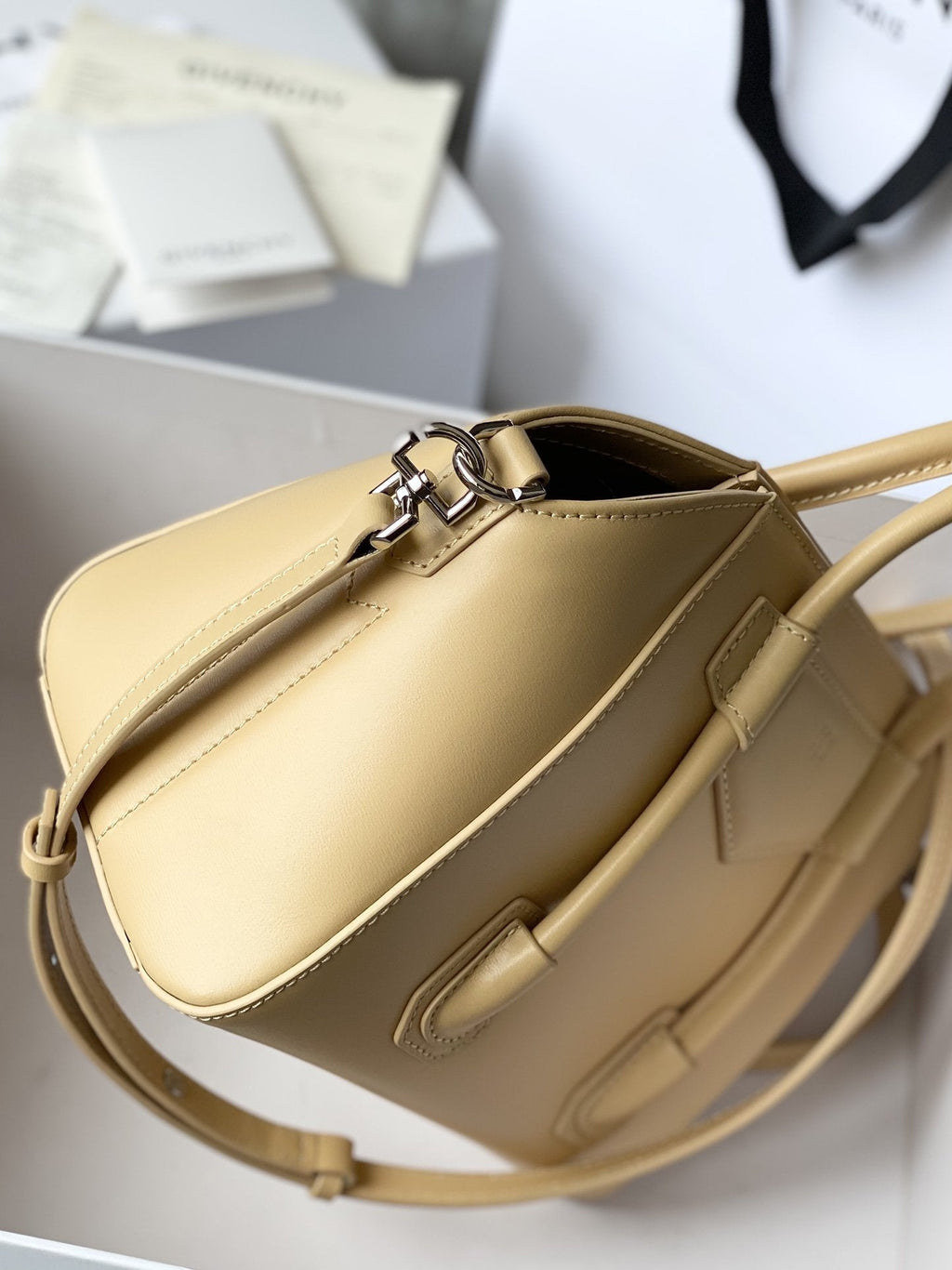 gv Mini Antigona Lock Bag Caramel For Women, Handbags, Shoulder Bags 8.7in/22cm GVC