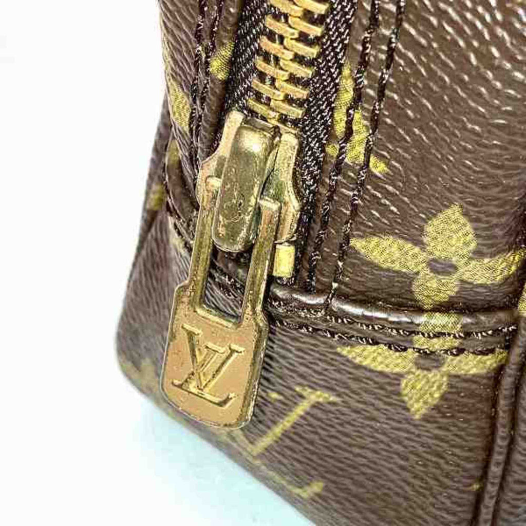Louis Vuitton Trousse De Toilette 18  Canvas Clutch Bag