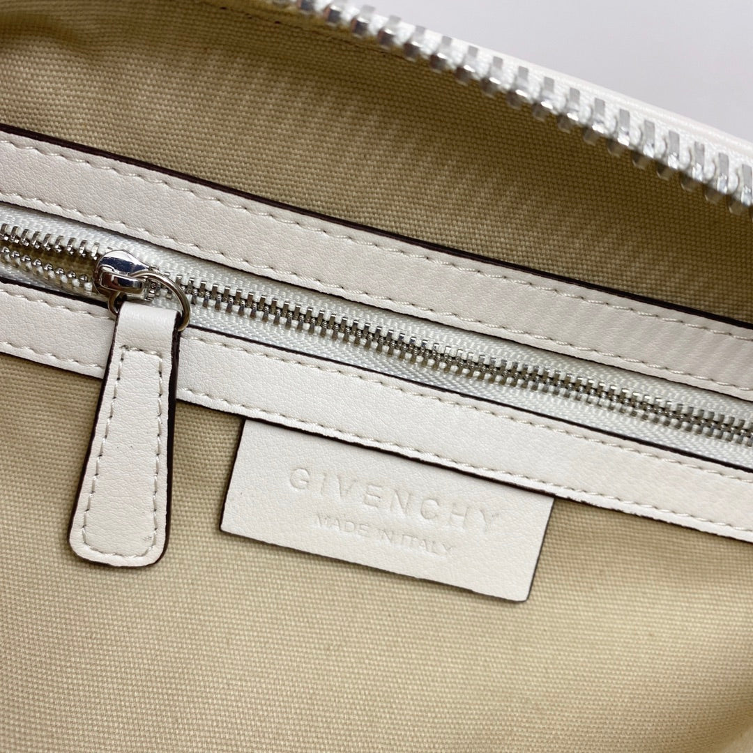 gv Antigona Bag White For Women, Handbags, Shoulder Bags 13in/33cm GVCÃ‚Â 