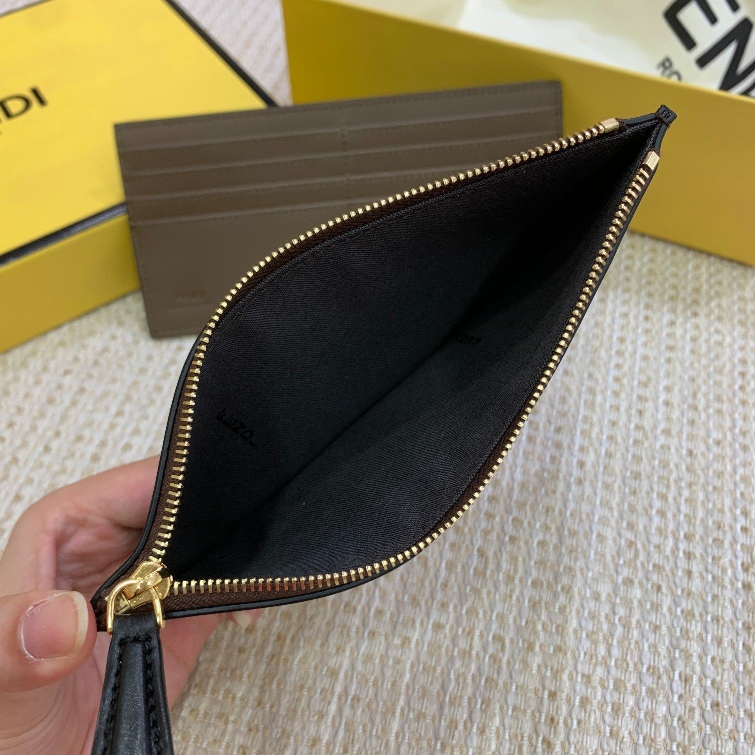 Wallet On Chain With Pouches Brown For Women, Women’s Handbags, Shoulder And Crossbody Bags 8.4in/21.5cm FF 8BS032AAFMF13VK