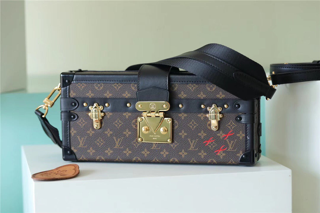 Louis Vuitton Petite Malle East-West Monogram Canvas By Nicolas Ghesquiere For Women,  Shoulder And Crossbody Bags 27cm/10.6in Louis Vuitton M46120