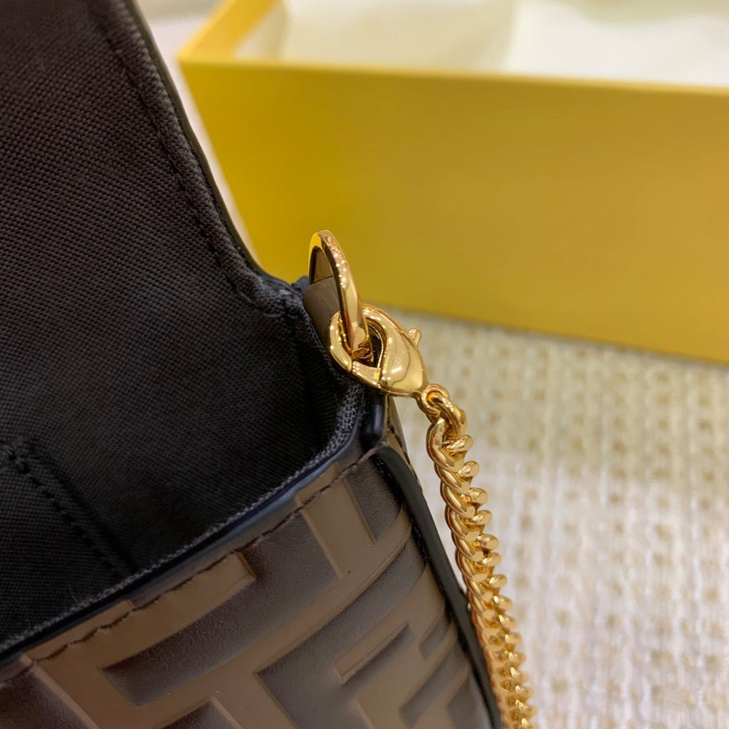 Wallet On Chain With Pouches Brown For Women, Women’s Handbags, Shoulder And Crossbody Bags 8.4in/21.5cm FF 8BS032AAFMF13VK