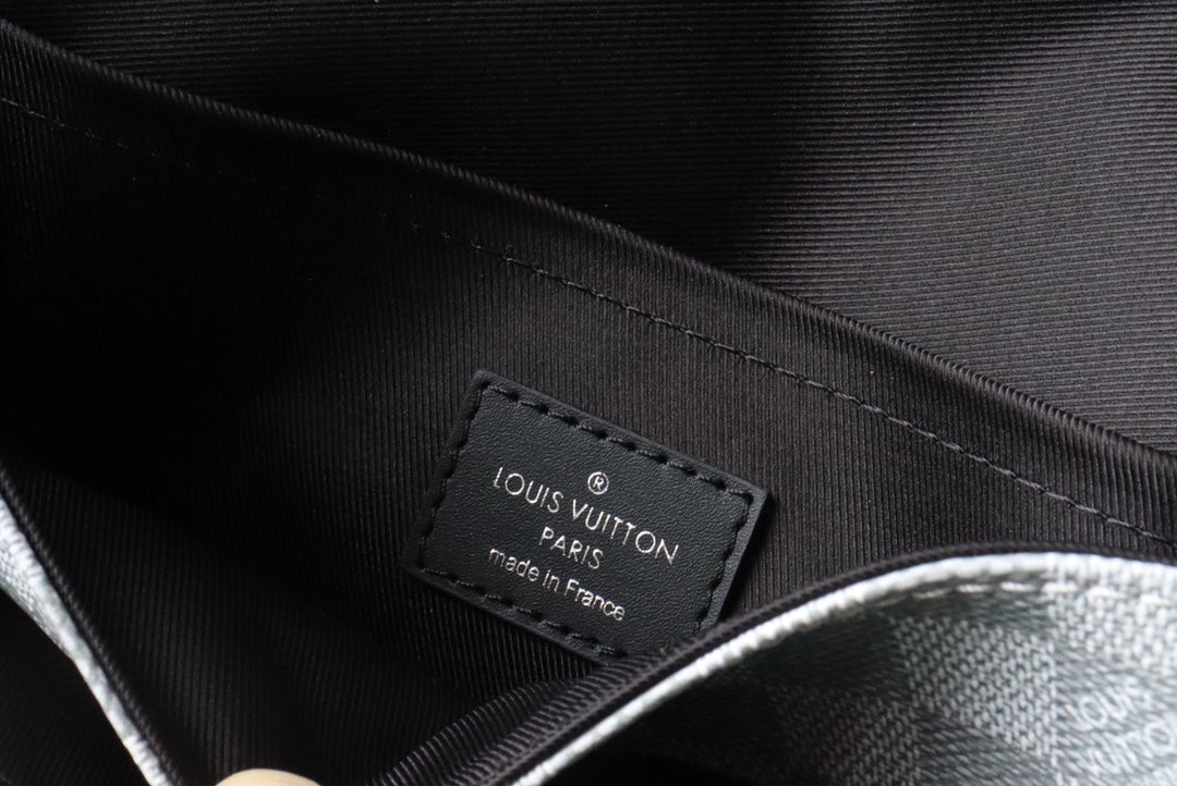 Louis Vuitton StuGLAMIo Messenger Damier Graphite Gray For Men, Bags, Shoulder And Crossbody Bags 9.3in/25.3cm Louis Vuitton N50013