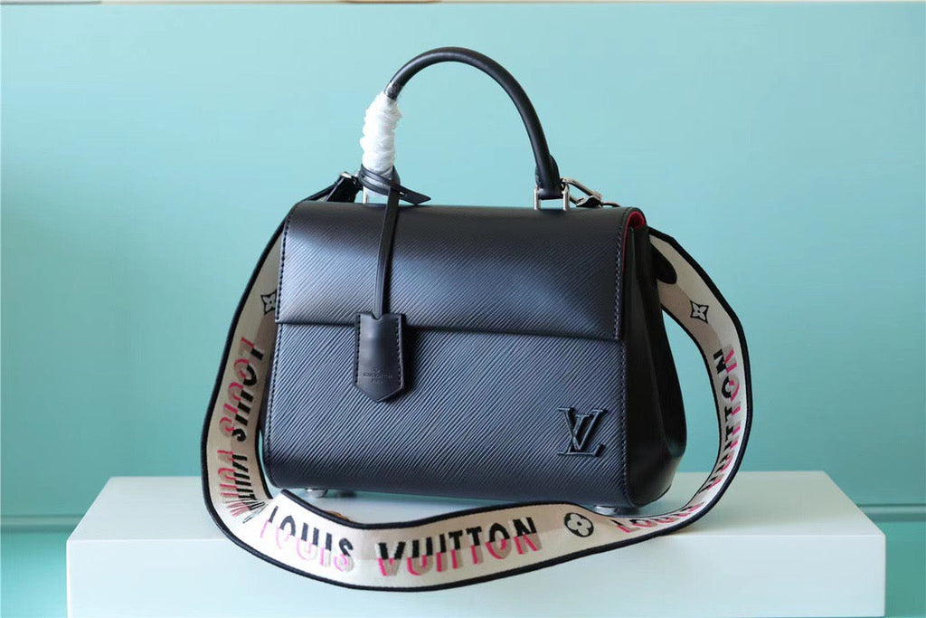 Louis Vuitton Cluny Mini Epi Black For Women,  Shoulder And Crossbody Bags 28cm/11in Louis VuittonÃƒâ€šÃ‚Â 