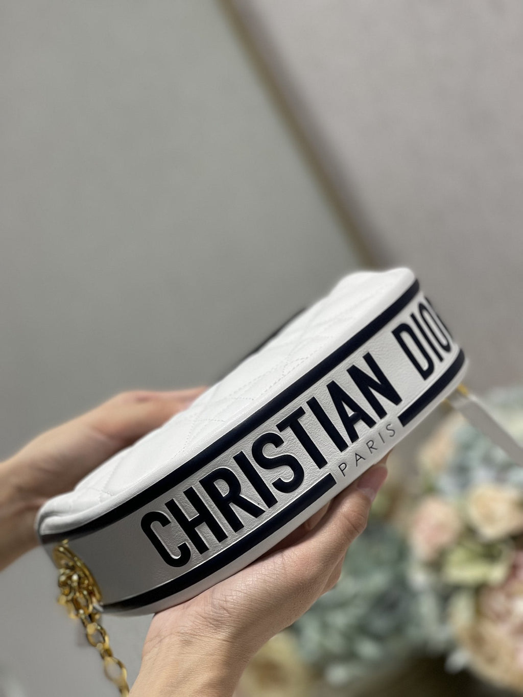 Dior Small Vibe Hobo Bag White Cannage, White Handbags, Crossbody Bags, 20cm CD M7200ONOA_M879