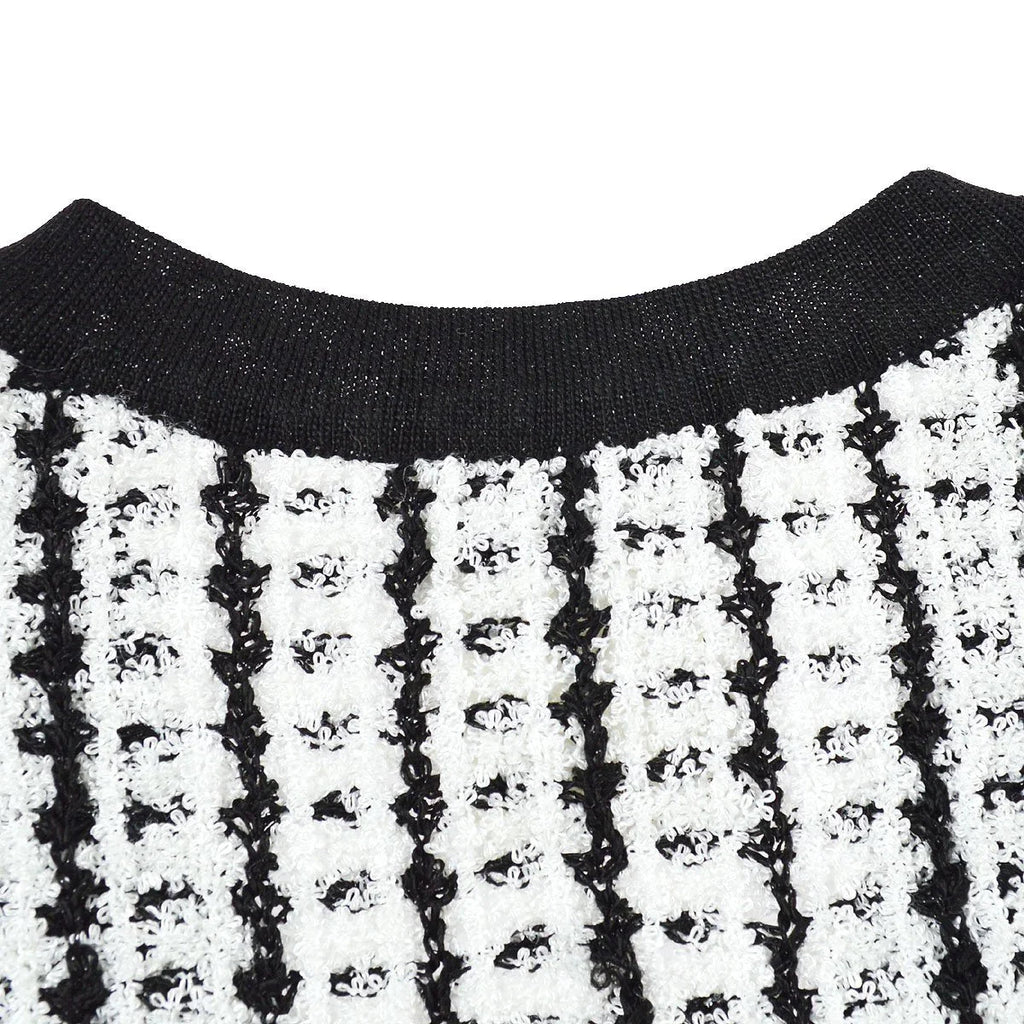 CHANEL 1997 Interlocking V-neck vest #42