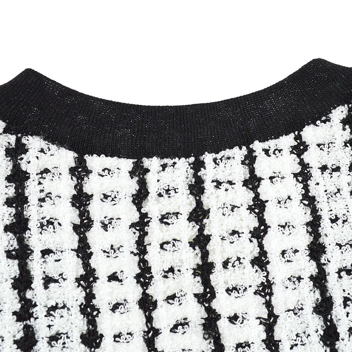 CHANEL 1997 Interlocking V-neck vest #42