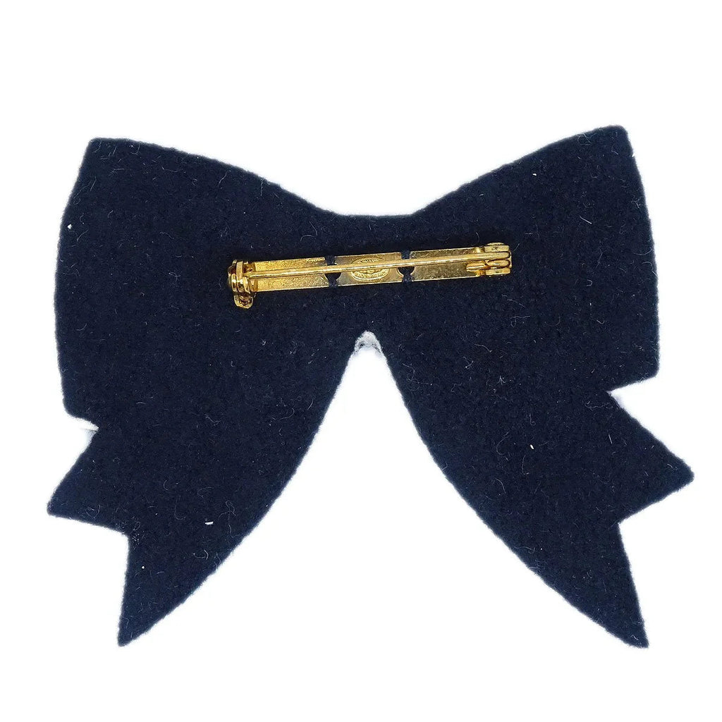 CHANEL 2002 Fall Pearl Bow Brooch