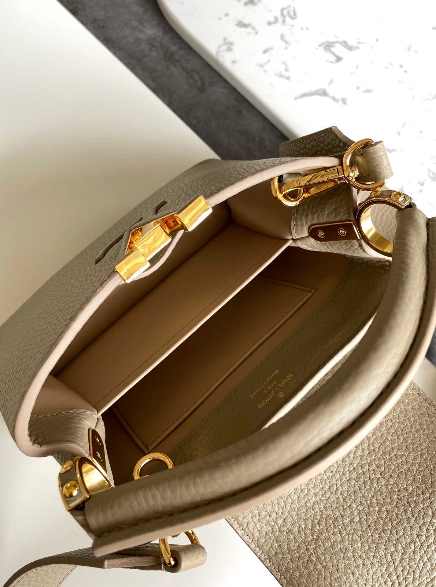 Louis Vuitton Capucines Mini Taurillon Steeple Grey For Women, WoHandbag, Shoulder And Crossbody Bags 8.3in/21cm Louis Vuitton