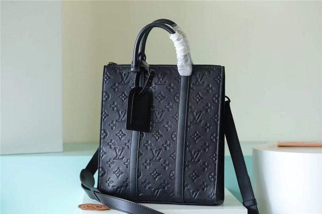 Louis Vuitton Sac Plat Cross Taurillon Black For Men, Bags, Shoulder And Crossbody Bags 28.5in/11.2cm Louis Vuitton M59960