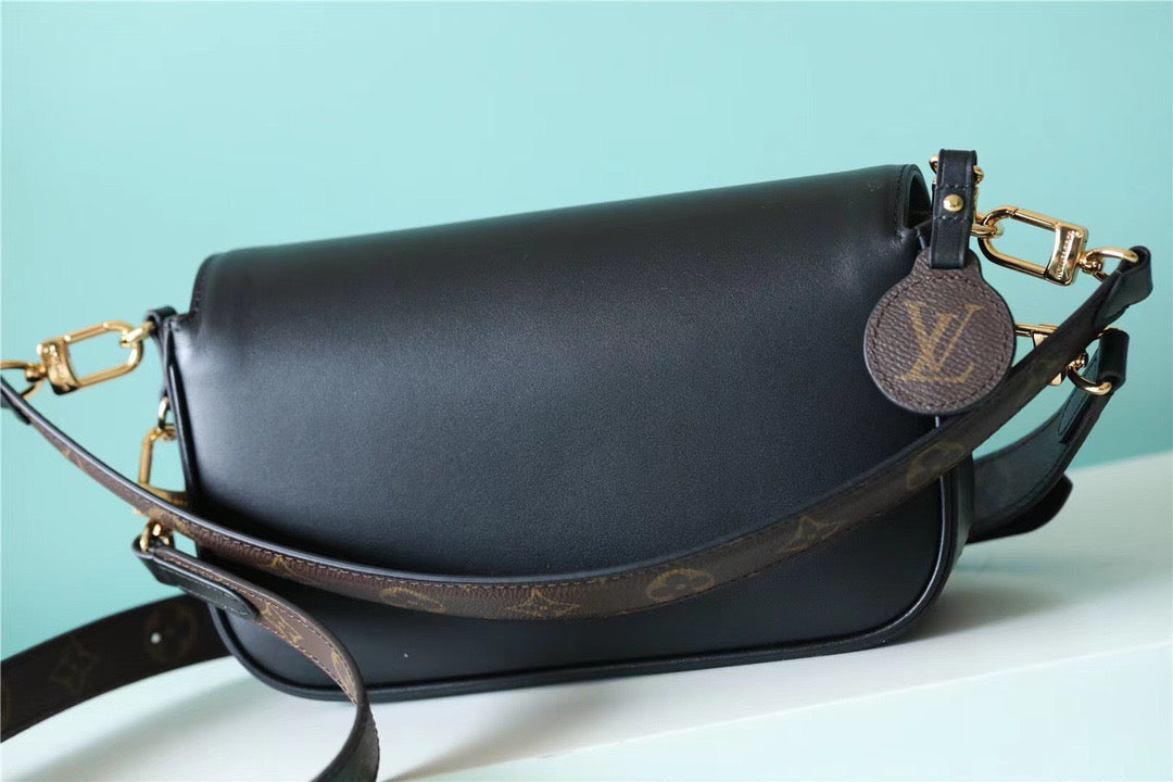 Louis Vuitton Swing Monogram Black For Women,  Shoulder And Crossbody Bags 24cm/9.4in Louis Vuitton M20393