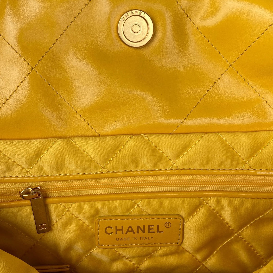 Chanel 22 Handbag Gold Hardware Shiny Yellow For Women Handbags, Shoulder Bags 16.5in/38cm AS3261