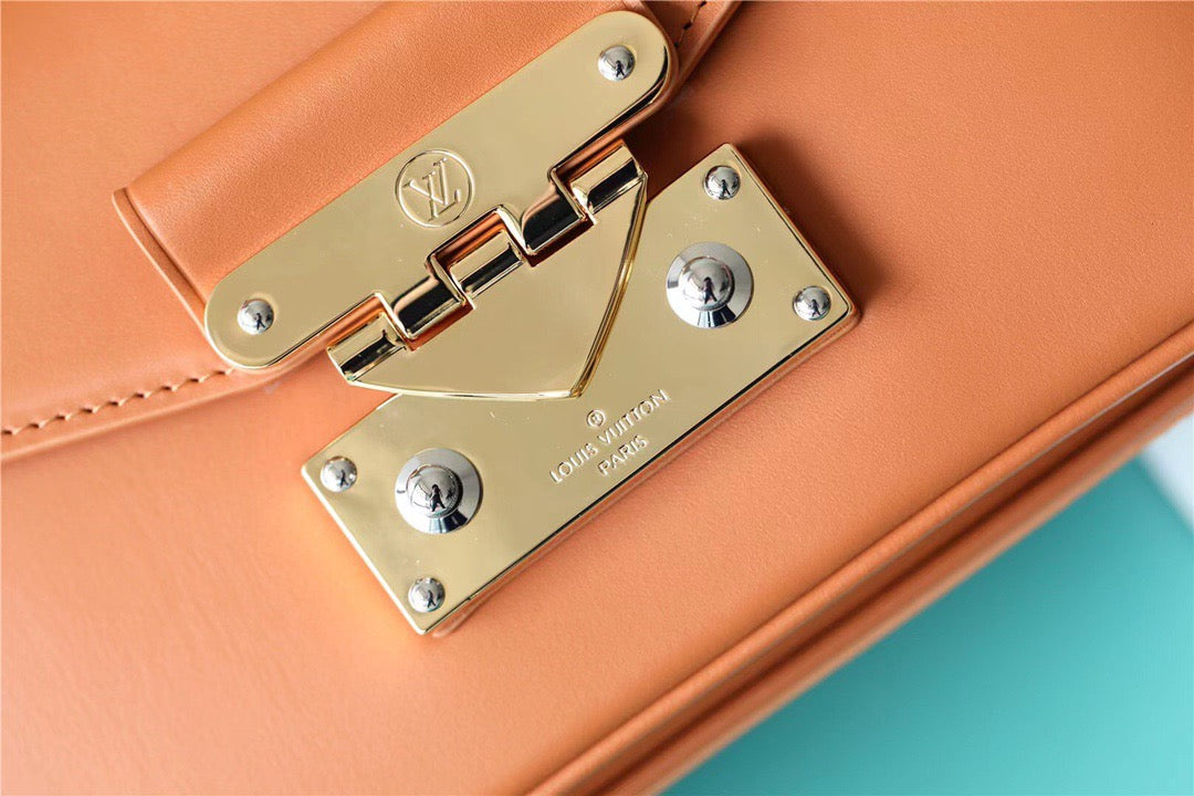 Louis Vuitton Swing Monogram Hazelnut Brown For Women,  Shoulder And Crossbody Bags 24cm/9.4in Louis Vuitton M20396