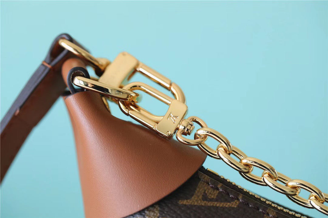 Louis Vuitton Loop Monogram Canvas By Nicolas Ghesquiere For Women,  Shoulder And Crossbody Bags 23cm/9.1in Louis Vuitton 