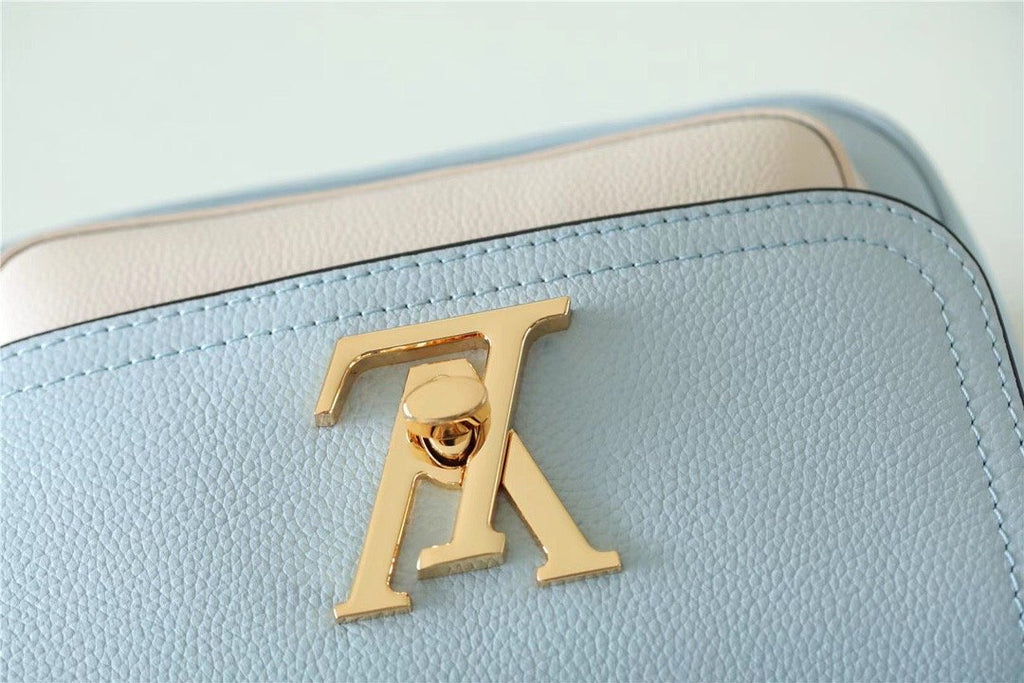 Louis Vuitton Lockme Tender Light Blue For Women, WomenÃƒÂ¢Ã¢â€šÂ¬Ã¢â€žÂ¢s Handbags, Shoulder And Crossbody Bags 7.5in/19cm Louis Vuitton